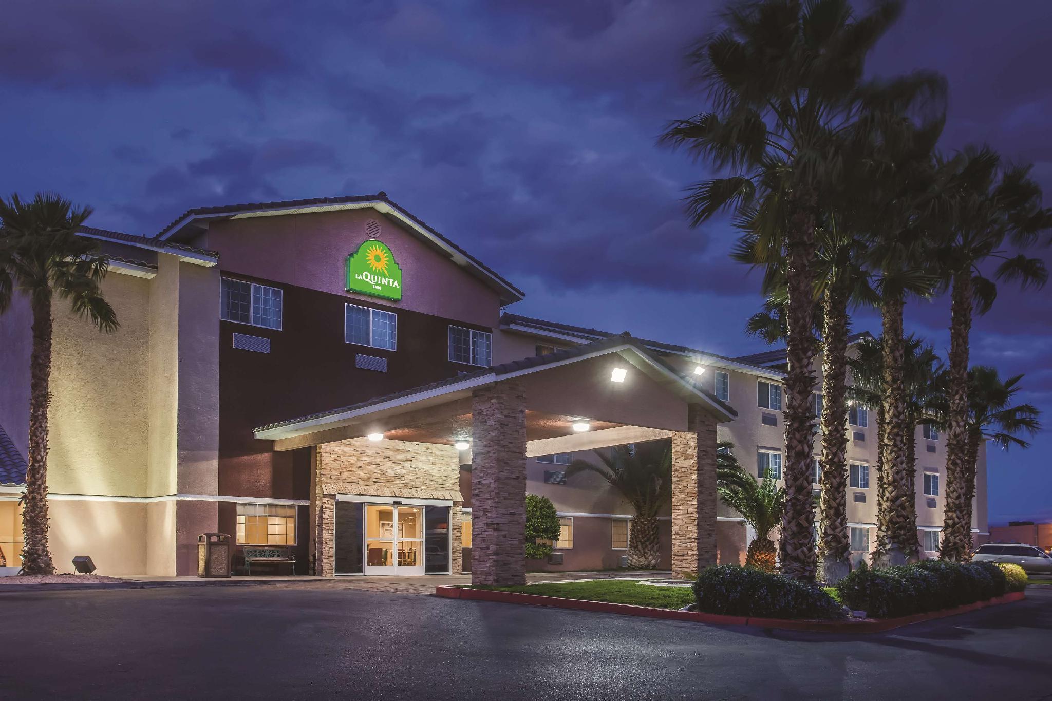 La Quinta Inn & Suites By Wyndham Las Vegas Nellis Exterior photo