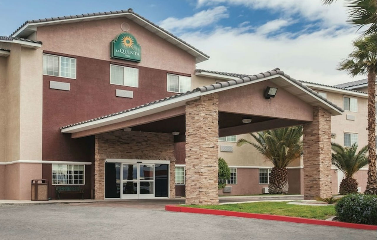 La Quinta Inn & Suites By Wyndham Las Vegas Nellis Exterior photo